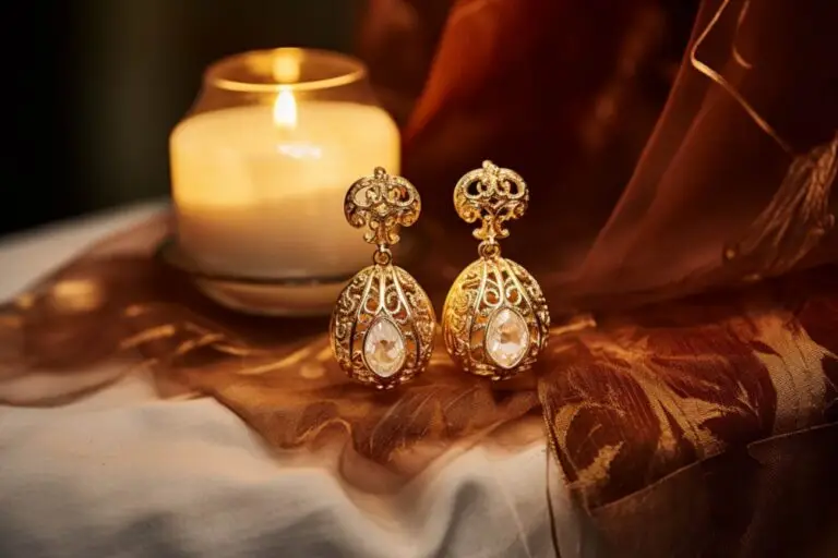 Cercei eleganți aurii: eleganța redefinită în bijuterii